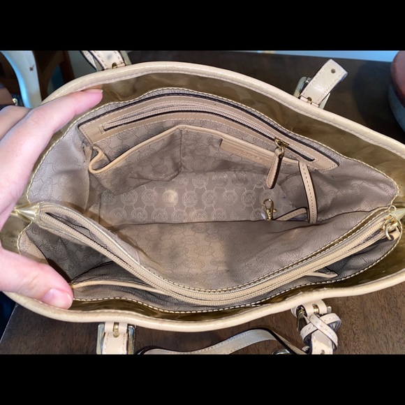 Michael Kors purse - Picture 2 of 4